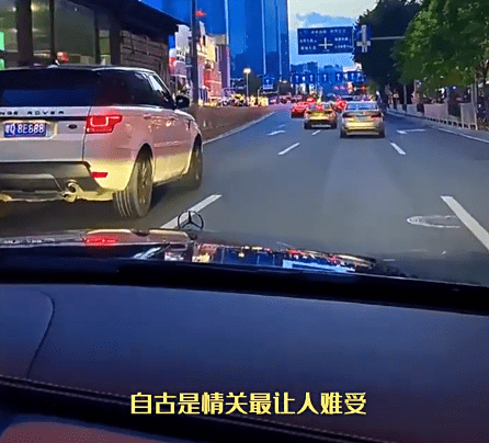 某宝上售价129元的 ” 柏林之声 ” 音乐车载U盘，全无损音质，总共4086首